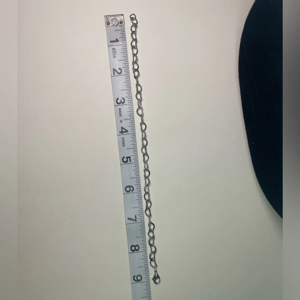 Dainty Inter-Linked Heart Silver Chain Bracelet - Picture 4 of 6